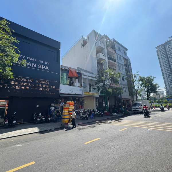 Bán Nhà 10 - 12 Yersin, Phường Cầu Ông Lãnh, Quận 1, TP.HCM.