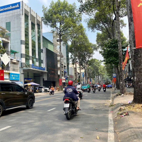 Bán Nhà Mặt Tiền 490 Ngô Gia Tự, Phường 4, Quận 10 TPHCM