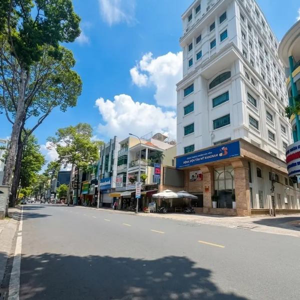 Bán Tòa Nhà 204B Nguyễn Trãi Quận 5 có hợp đồng thuê cao 550 triệu/ tháng 50 CHDV