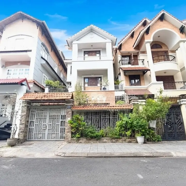 Bán Biệt Thự 193 Hoa Lan, Phường Cầu Kiệu, Quận Phú Nhuận, TP.HCM