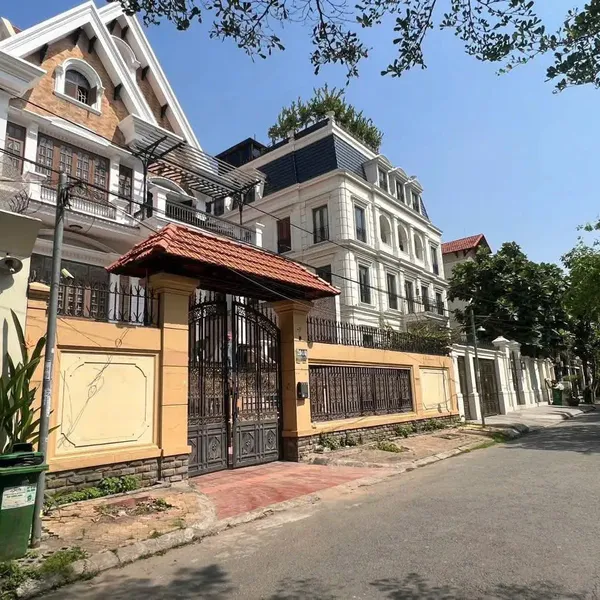 Bán Biệt Thự 204/8 Nguyễn Văn Hưởng, Phường Thảo Điền, Quận 2, TP.HCM