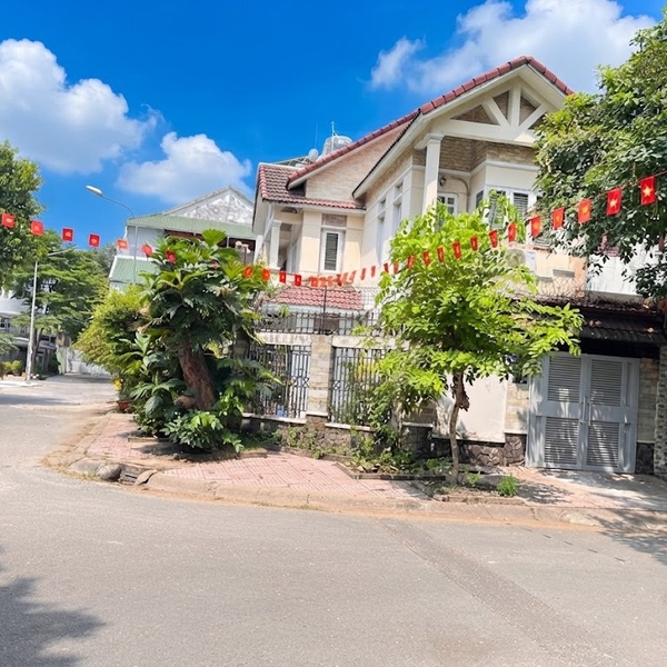 Bán Biệt Thự Góc 2 Mặt Tiền Bình Lợi Bình Thạnh – Ven Sông, Compound Cao Cấp
