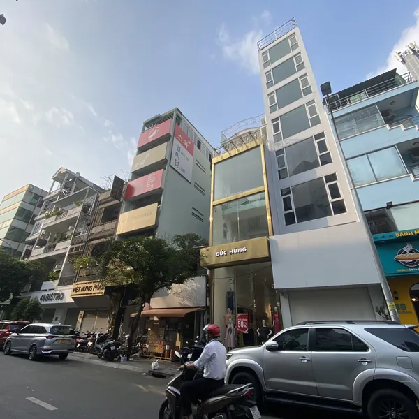 Bán nhà mặt tiền 40 Lê Thị Riêng , Phường Bến Thành , Quận 1 , Hồ Chí Minh