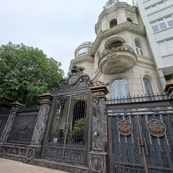 Bán Dinh Thự 8 Nguyễn Thông , Phường 7 , Quận 3 , TP HCM