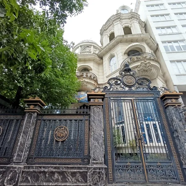 Bán Dinh Thự 8 Nguyễn Thông , Phường 7 , Quận 3 , TP HCM