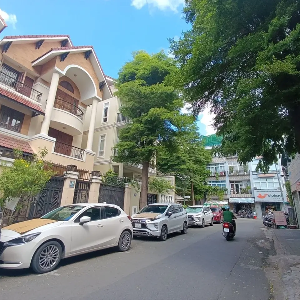Bán Biệt Thự 193 Hoa Lan, Phường Cầu Kiệu, Quận Phú Nhuận, TP.HCM