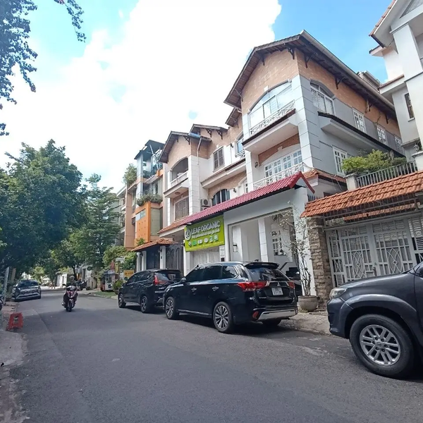 Bán Biệt Thự 193 Hoa Lan, Phường Cầu Kiệu, Quận Phú Nhuận, TP.HCM