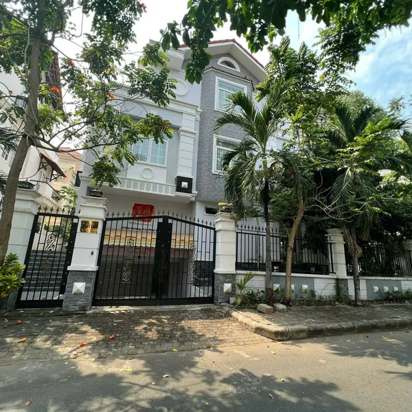 Bán biệt thự góc 59 phạm thái bường phú mỹ hưng quận 7 | Biệt thự góc 2MT view công viên vừa ở vừa kinh doanh đa ngành nghề