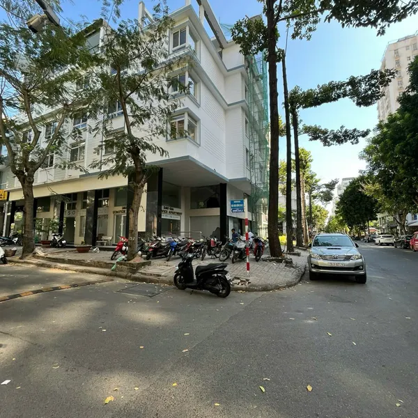 Bán Toà Nhà góc R1-73 Hưng Gia 2 ngay Phố ẩm thực Phú Mỹ Hưng, Quận 7