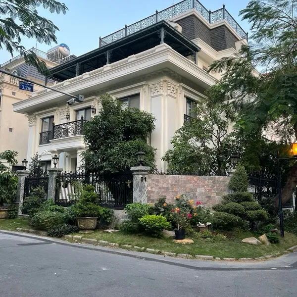 Bán Biệt Thự Nam Thông view trực diện công viên ,Phú Mỹ Hưng Quận 7 | Góc 2MT villa sang trọng