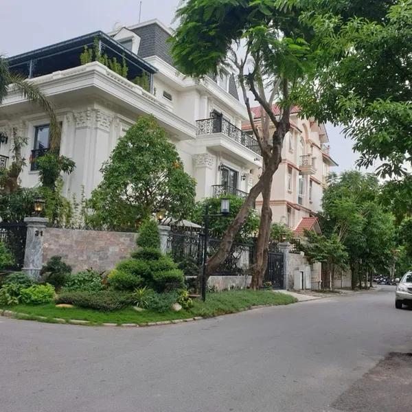 Bán Biệt Thự Nam Thông view trực diện công viên ,Phú Mỹ Hưng Quận 7 | Góc 2MT villa sang trọng