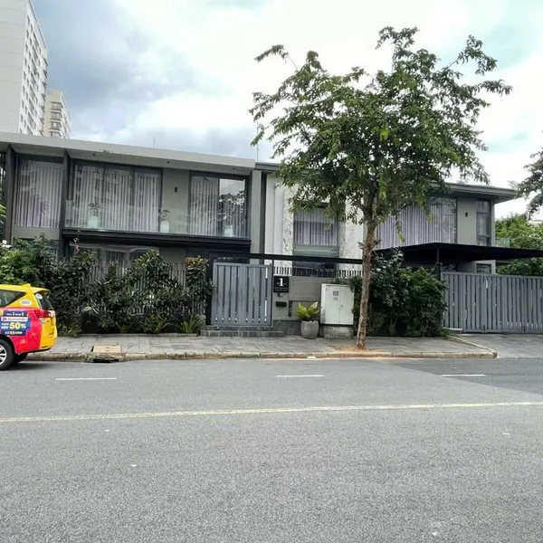 Cho Thuê Biệt Thự 3 Mặt Tiền tại khu Biệt Thự Mỹ Phú 2, Phú Mỹ Hưng, Quận 7