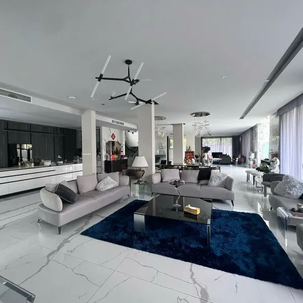 Cho Thuê Biệt Thự 3 Mặt Tiền tại khu Biệt Thự Mỹ Phú 2, Phú Mỹ Hưng, Quận 7