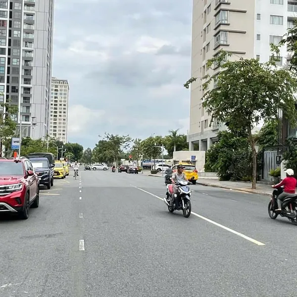 Cho Thuê Biệt Thự 3 Mặt Tiền tại khu Biệt Thự Mỹ Phú 2, Phú Mỹ Hưng, Quận 7