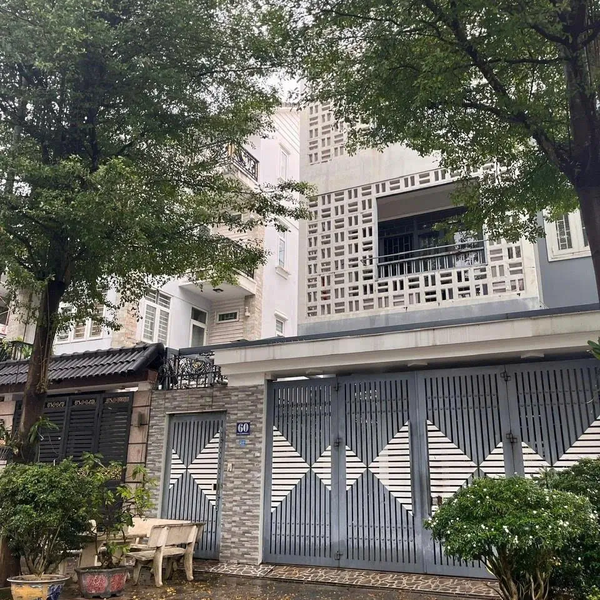 Bán nhà 60 đường sô 33, Bình Trưng Đông, quận 2 , Tphcm 8 x 20m 4 Lầu