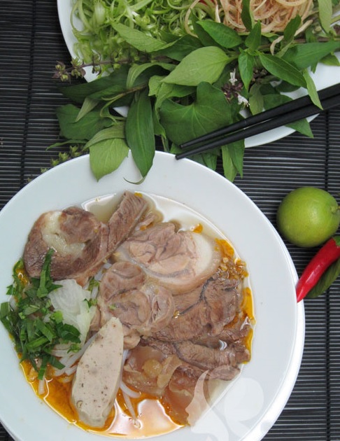 Cách nấu bún bò Huế ngon nhất