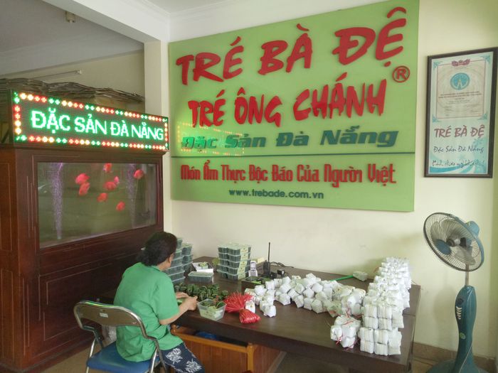 Tré Bà Đệ Tré Ông Chánh