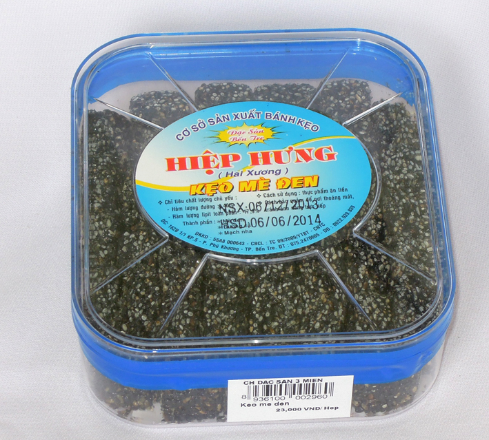 Kẹo mè đen - Bánh kẹo nên mua làm quà dành cho Việt Kiều