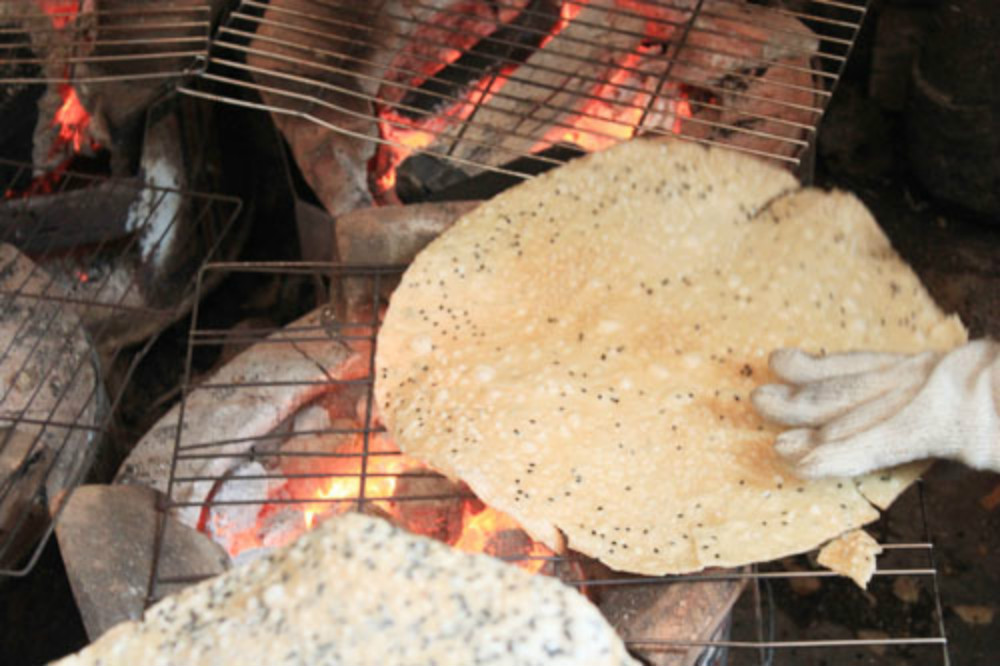 Bánh được nướng lên