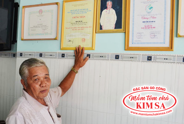 Chủ cơ sở mắm tôm chà Kim Sa - Ông Cao Văn Hổ