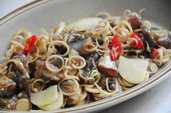 Mắm cá linh trộn sả ớt