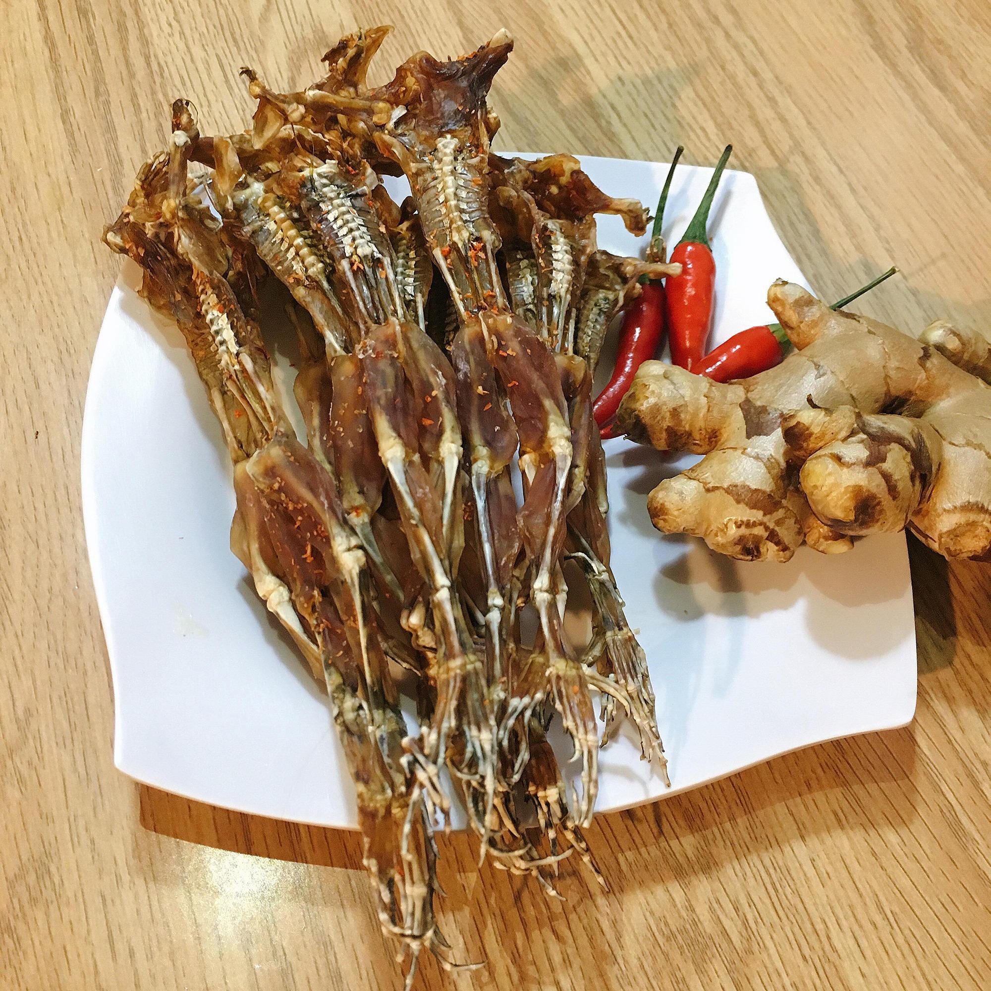 Khô nhái vũ nữ chân dài
