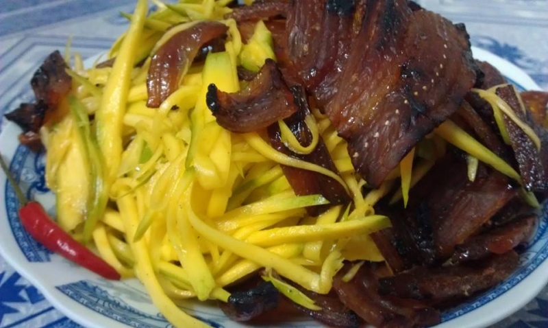 Khô rắn nước An Giang nướng - gỏi xoài