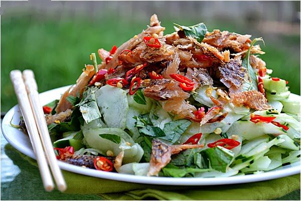 Món khô cá sặc trộn dưa leo