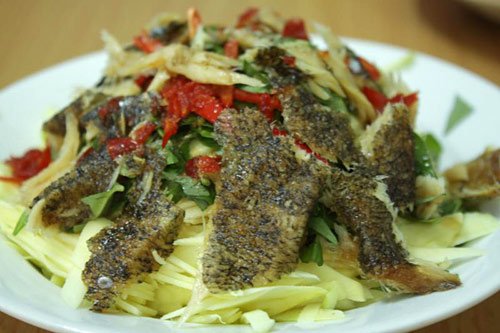 Món khô sặc trộn gỏi xoài
