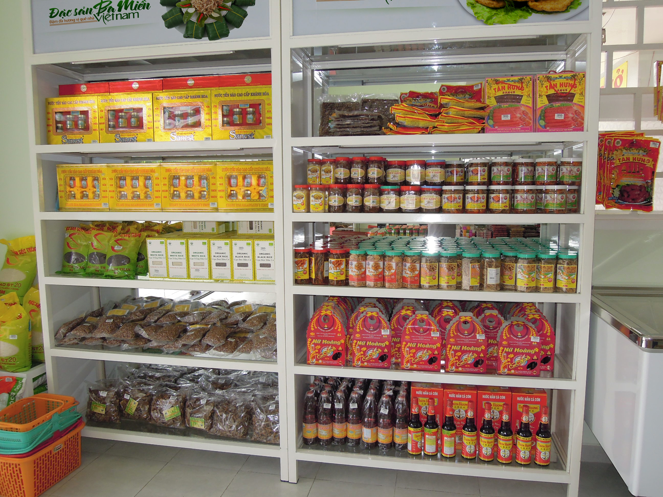 Cửa hàng đặc sản mắm việt nam