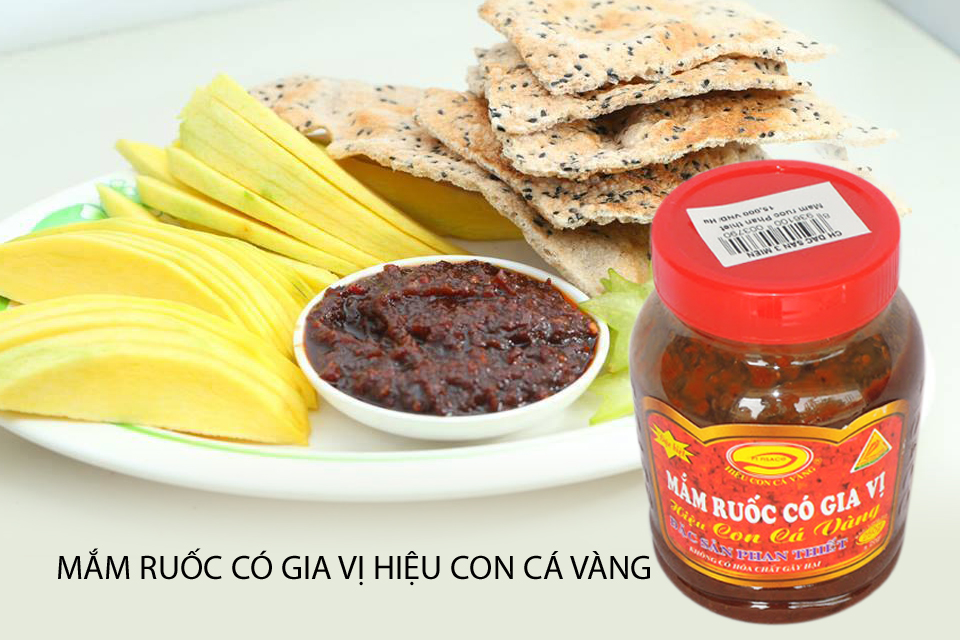 Mắm ruốc có gia vị hiệu con cá vàng chấm xoài