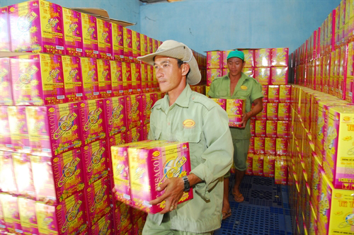 Nước mắm tứ tuyệt hiệu con cá vàng