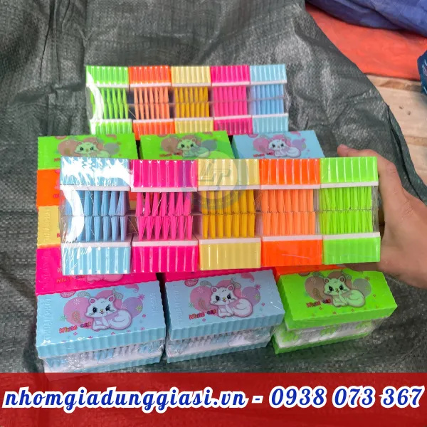 BÀN CHẢI CHÀ CHÂN HÌNH MÈO 