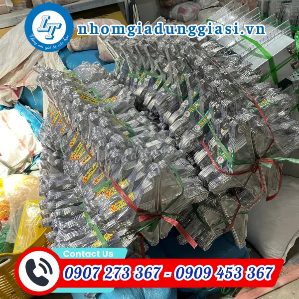 MÓC NHÔM TREO QUẦN ÁO 