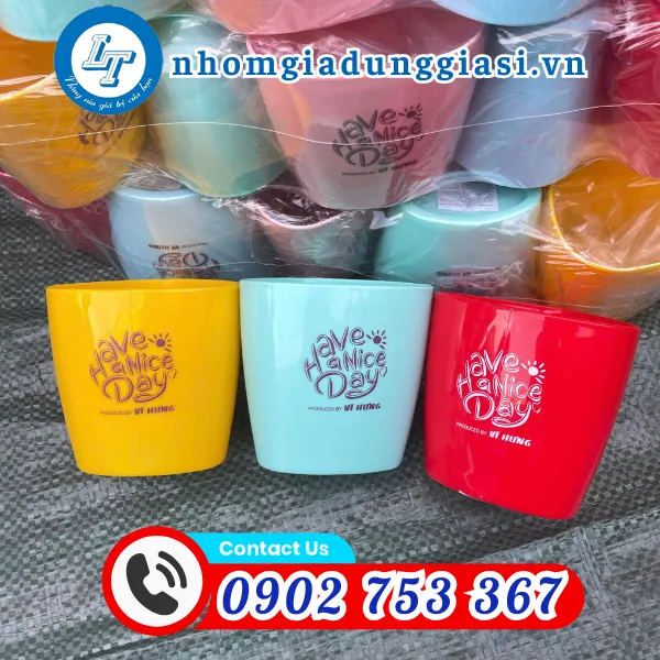 LY NHỰA NHỎ TAM GIÁC CÓ QUAI 