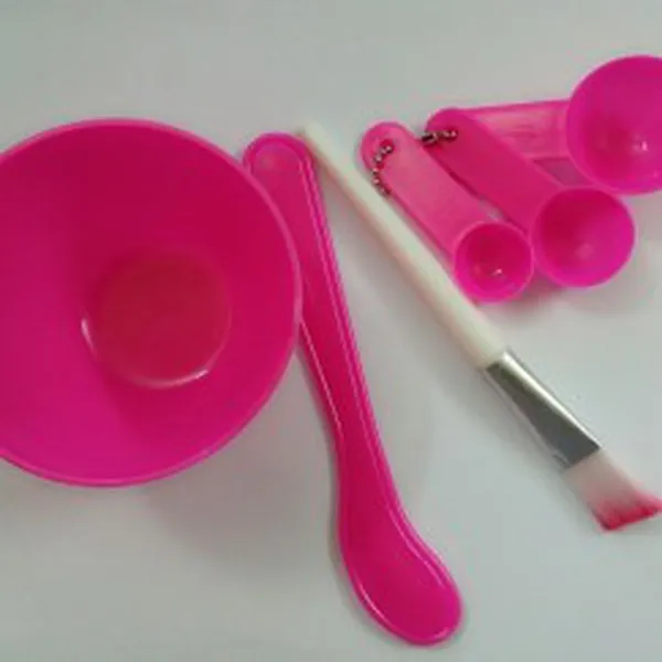 CHÉN TRỘN MẶT NẠ