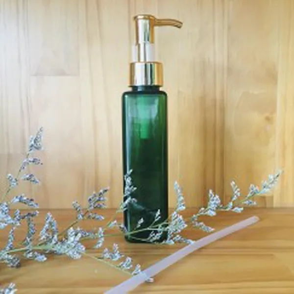 CHAI VÒI NHẤN VÀNG CÓ CHỐT 100 ML (XANH)