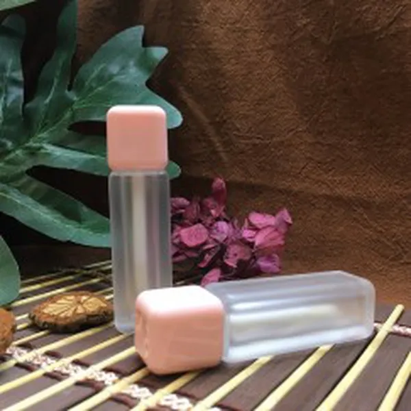 VỎ SON KEM (VUÔNG MỜ NẮP HỒNG)