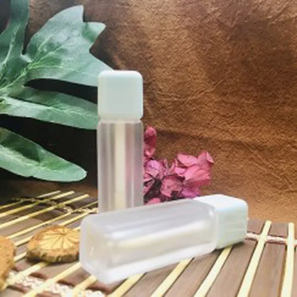 VỎ SON KEM (VUÔNG MỜ NẮP XANH BIỂN)