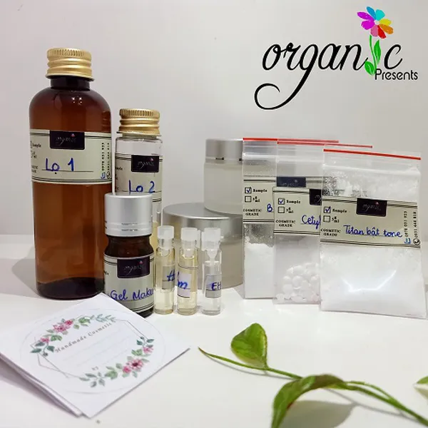 BỘ KIT LÀM KEM MAKEUP BẬT TÔNG & TRẮNG DA