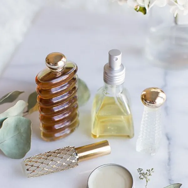 BỘ KIT LÀM NƯỚC HOA DẠNG XỊT HANDMADE TỪ TINH DẤU THIÊN NHIÊN