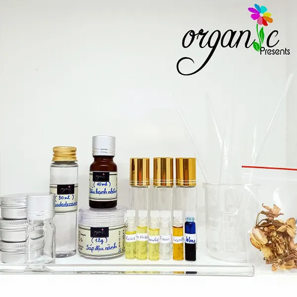 BỘ KIT LÀM NƯỚC HOA HANDMADE TỪ NỀN HƯƠNG NƯỚC HOA