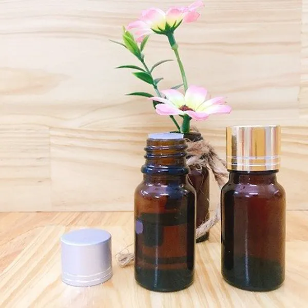 CHAI TINH DẦU NẮP BẠC 10ML (NÂU)