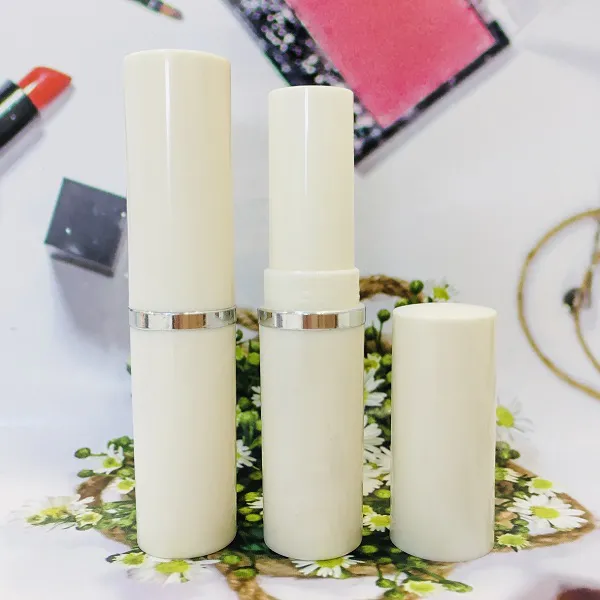 VỎ SON DƯỠNG VIỀN BẠC (MÀU BE)