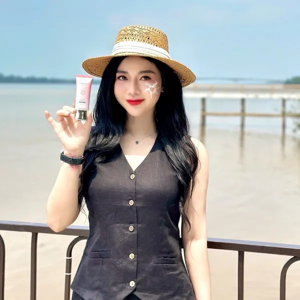 Kem Chống Nắng Meiduzi  SPF 50++++ ,Dưỡng Trắng Da Nâng Tone Tức Thời, ngăn ngừa nám da