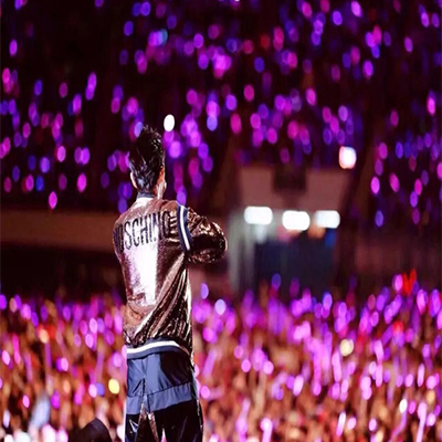 Cây cổ vũ xốp hồng phát sáng led Cây cổ vũ xốp hồng phát sáng led