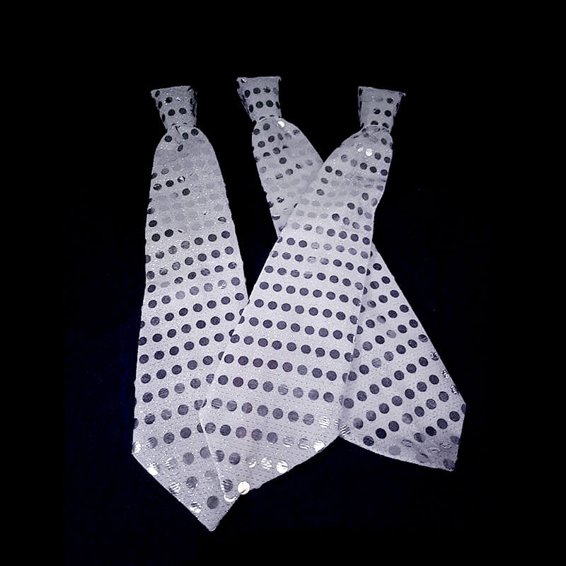 Cà vạt kim tuyến trắng có đèn led Cà vạt kim tuyến trắng có đèn led