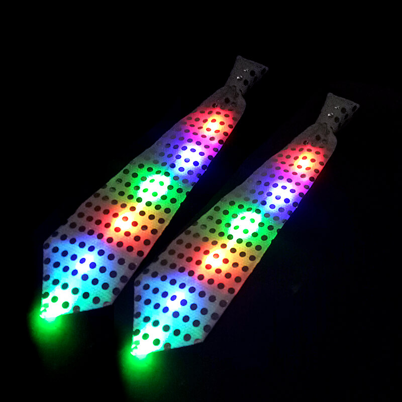 Cà vạt kim tuyến trắng có đèn led Cà vạt kim tuyến trắng có đèn led