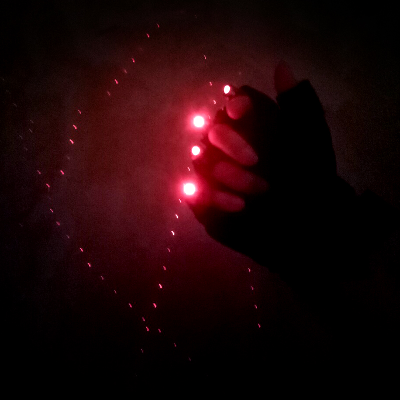 Găng tay tia laser 4 đầu led đỏ Găng tay tia laser 4 đầu led đỏ