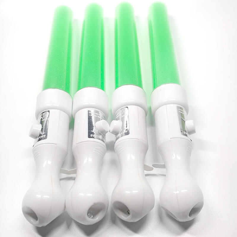 Gậy led cổ vũ kim tuyến xanh lá 25cm Gậy led cổ vũ kim tuyến xanh lá 25cm